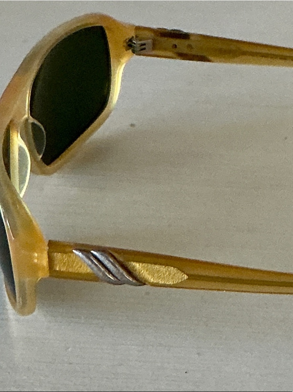 Authentic, David Yurman DY 626, Honey Frame Sunglasses with Green Lenses - Picture 4 of 13